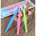 Bittb 3Pcs Nail Manicure Tools Cuticle Pusher Plastic Dead Skin Foot Nail Cuticle Pusher Remover Trimmer Pedicure Set