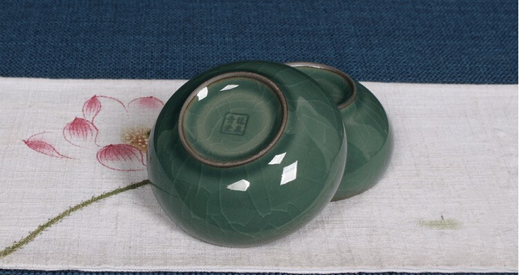 2-pcs-Porcelain-Cups-Ge-Kiln-Cracking-Color-Fish-Cup-Kung-Fu-Tea-Set-32710394863