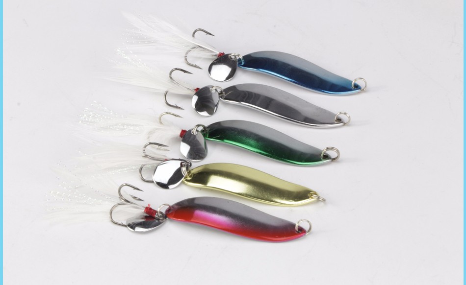 DAGEZI-Metal-Sequins-Fishing-Lure-5pcslot-Spoon-Lure-with-feather-Noise-Paillette-Hard-Baits-Treble--32663212750