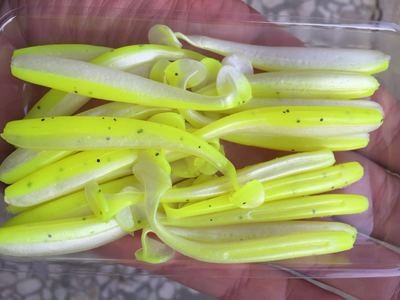 Super-Blink-Color-Attraction-Soft-Lure-T-Tail-Worm-Bait-5-88-cm-Lot-20-Pieces-32739705804